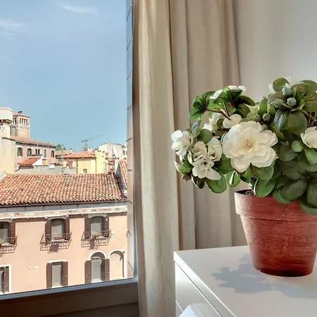 Ca' Lucia Bright Apartment *